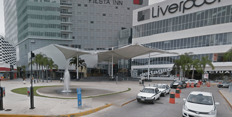 Malecon Americas Shopping Mall Entrance, Cancun Dental Clinic map